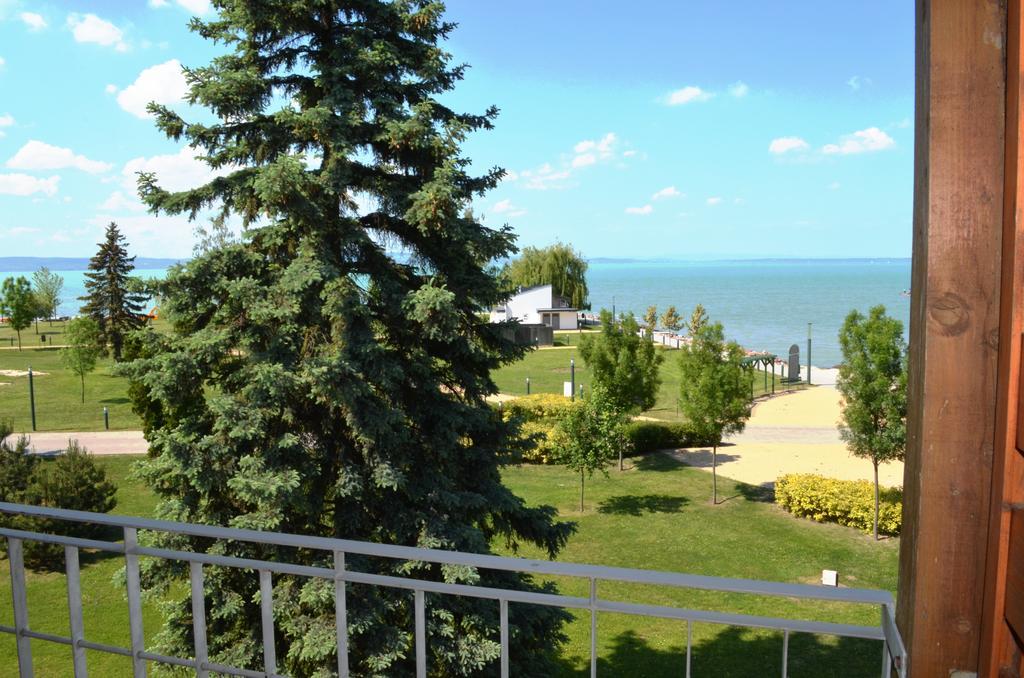 Hotel Holiday Siófok Eksteriør billede