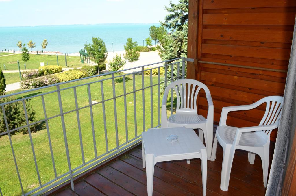 Hotel Holiday Siófok Eksteriør billede