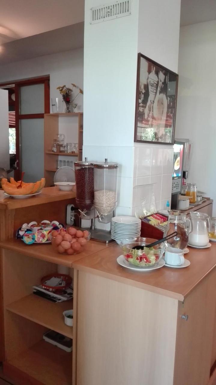 Hotel Holiday Siófok Eksteriør billede