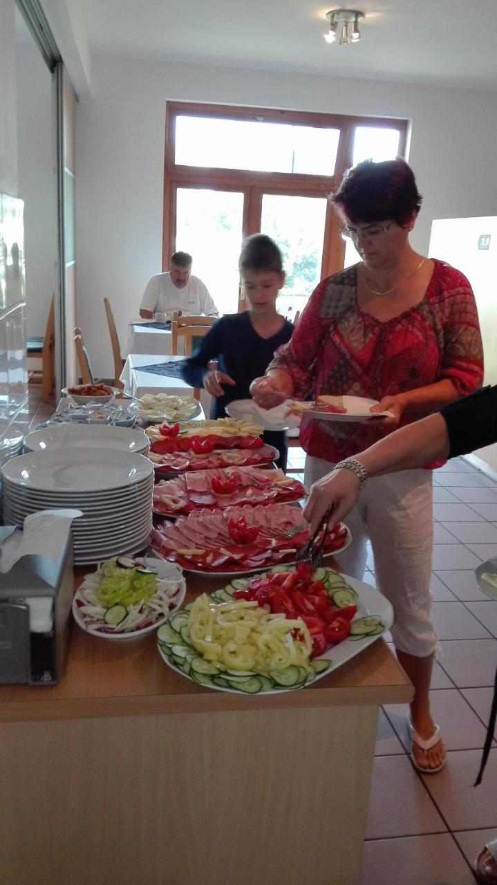Hotel Holiday Siófok Eksteriør billede